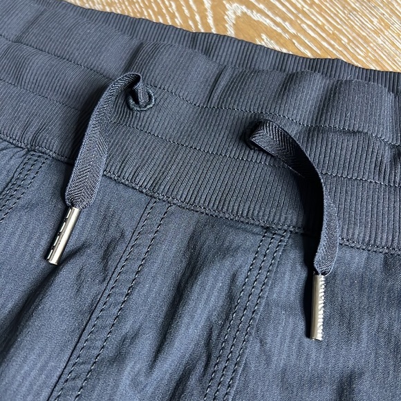 LULULEMON Black Studio Crop Pant 4 - Picture 9 of 13